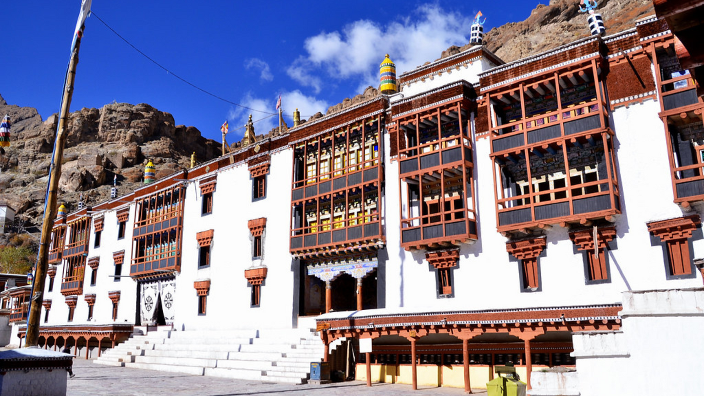 MAGNETIC HILL & MONASTERY TOUR 3 NIGHTS & 4 DAYS