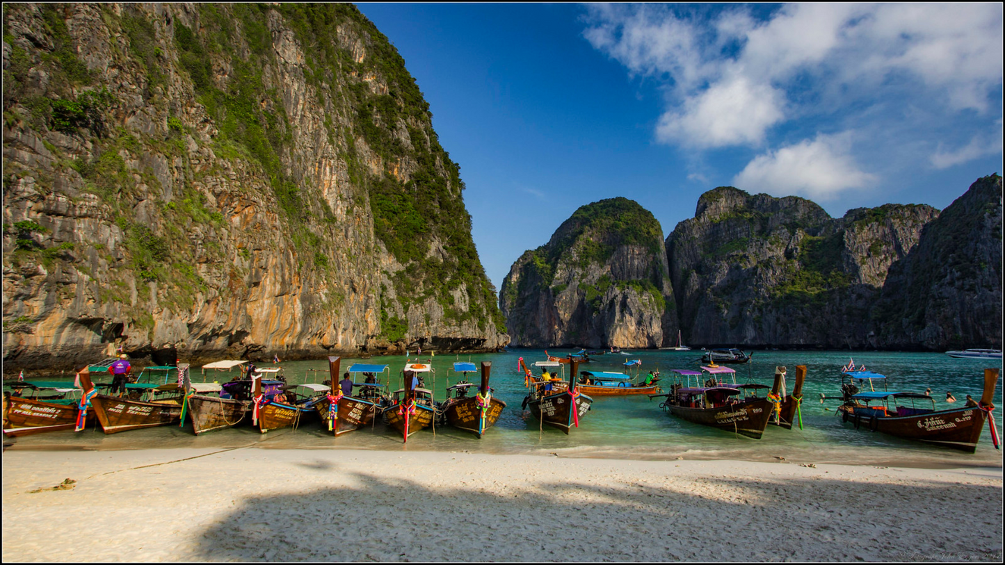 PHUKET AT A GLANCE WITH FREE VISIT TO PHI PHI ISLAND 3 NIGHTS & 4 DAYS