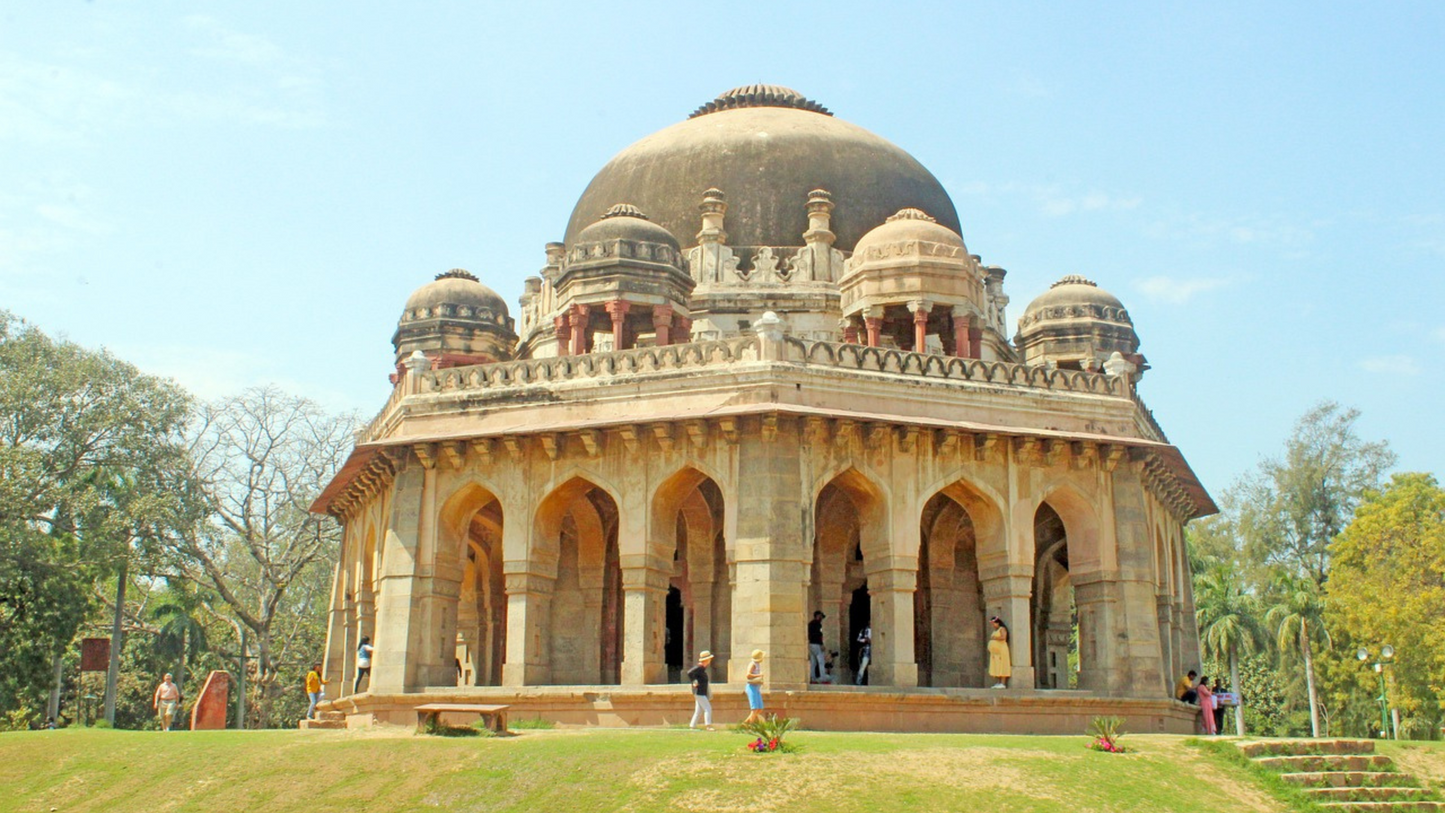 LOVE BLOSSOMS IN DELHI 3 NIGHTS & 4 DAYS