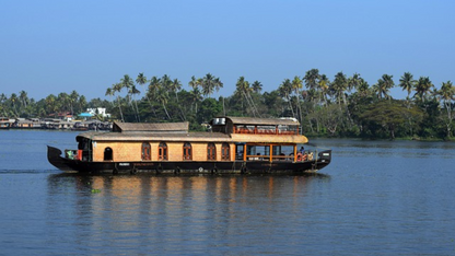THE ULTIMATE KERALA EXPERIENCE MUNNAR, ALLEPPEY & THEKKADY 3 NIGHTS 4 DAYS