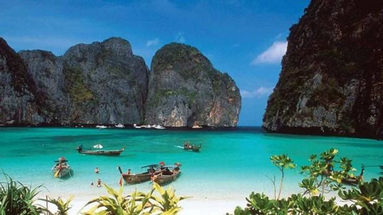 RAJA AMPAT DIVING & SNORKELING TOUR (6 NIGHTS & 7 DAYS )