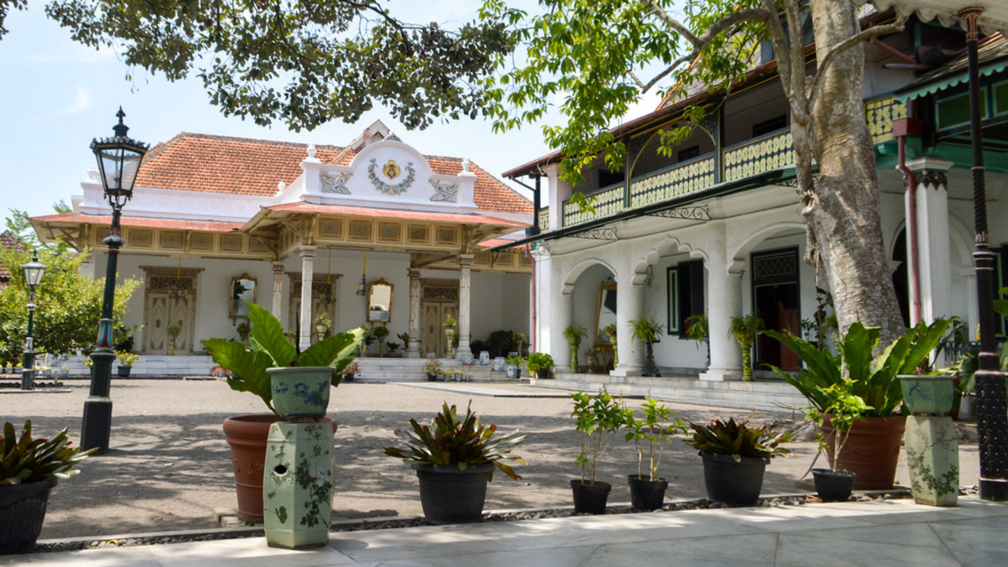 INDONESIA BACKPACKING TOUR (9 NIGHTS & 10 DAYS )