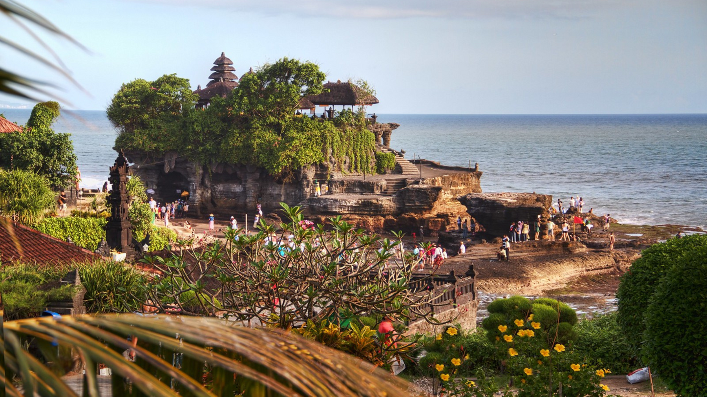 INDONESIA BACKPACKING TOUR (9 NIGHTS & 10 DAYS )